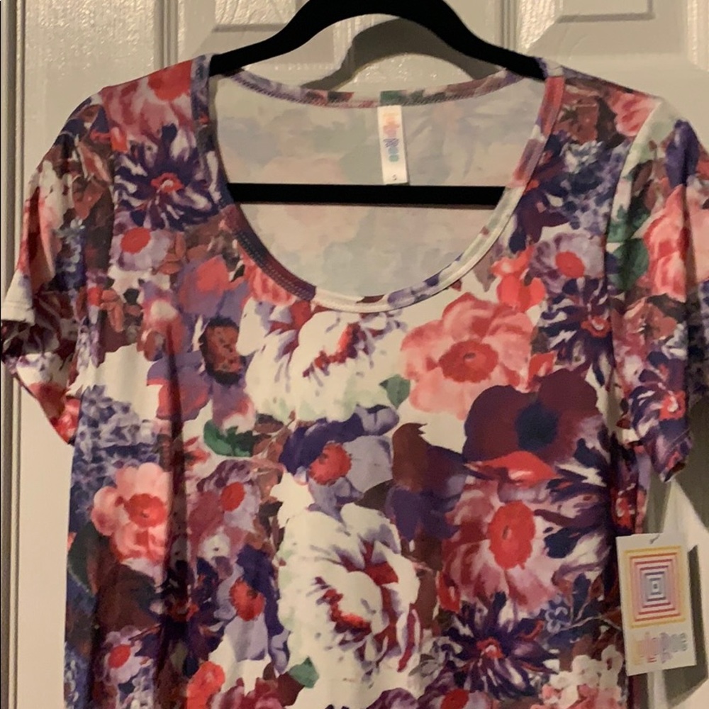 Lularoe S Classic T
